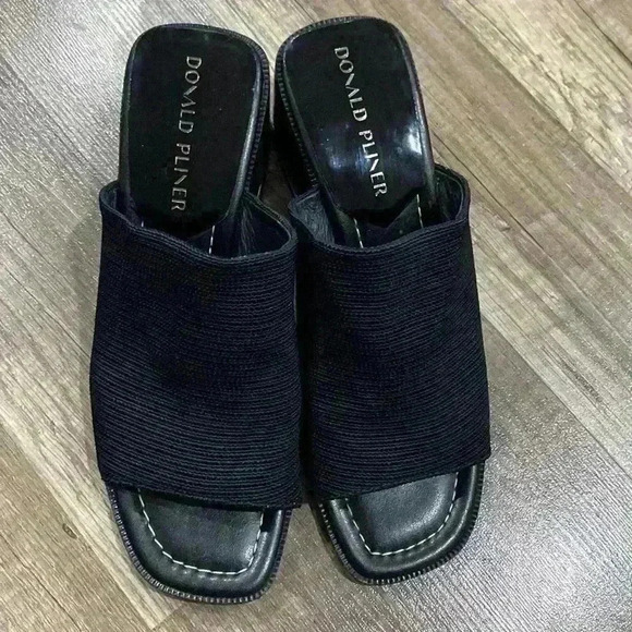 Donald Pliner Women’s Haze Black Mule Block Heel Sandal Size 7 - Picture 4 of 15